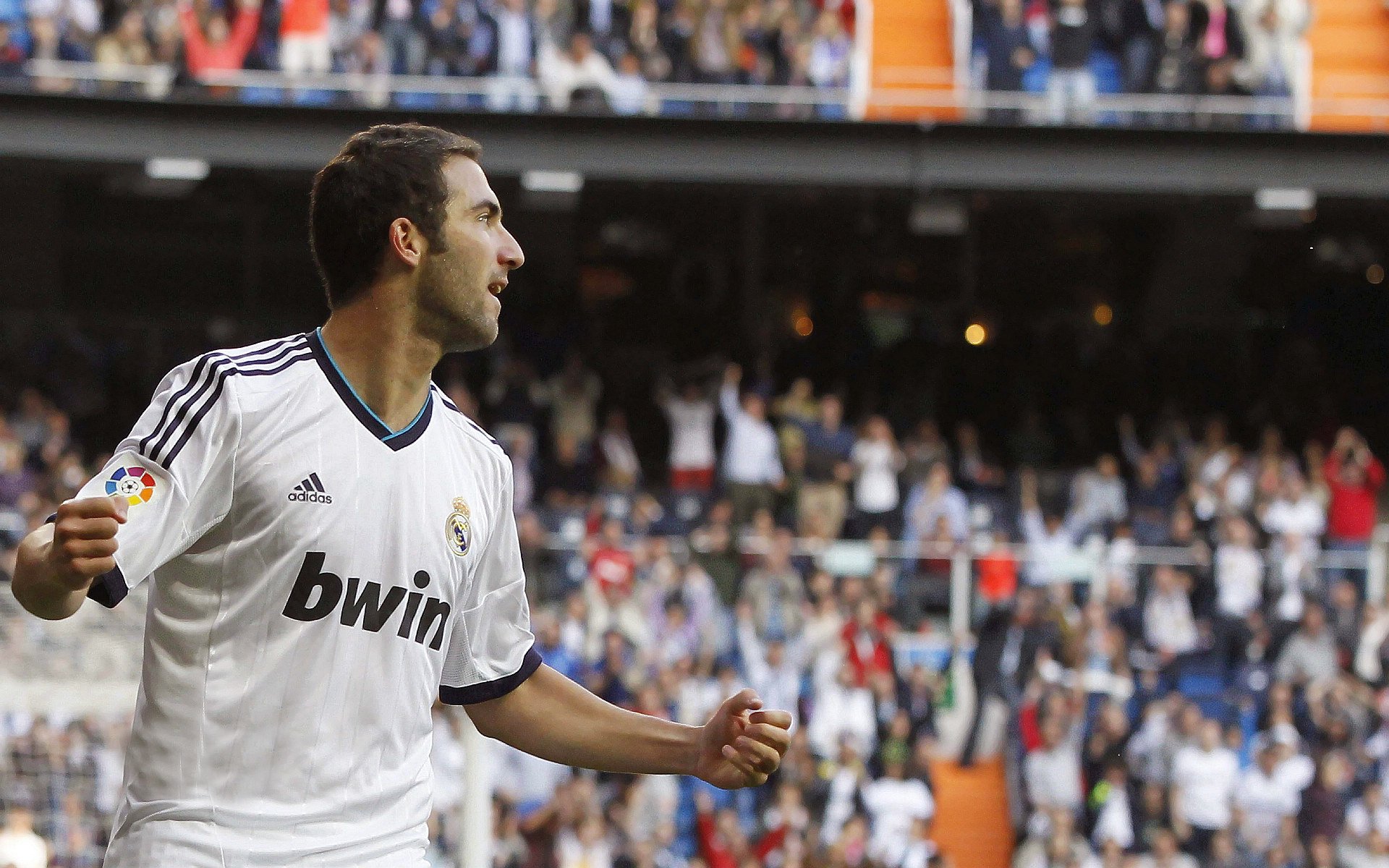 爱游戏-上海申花客场对战广州恒大，双方实力对比全看球场表现！，上海申花2_2广州恒大